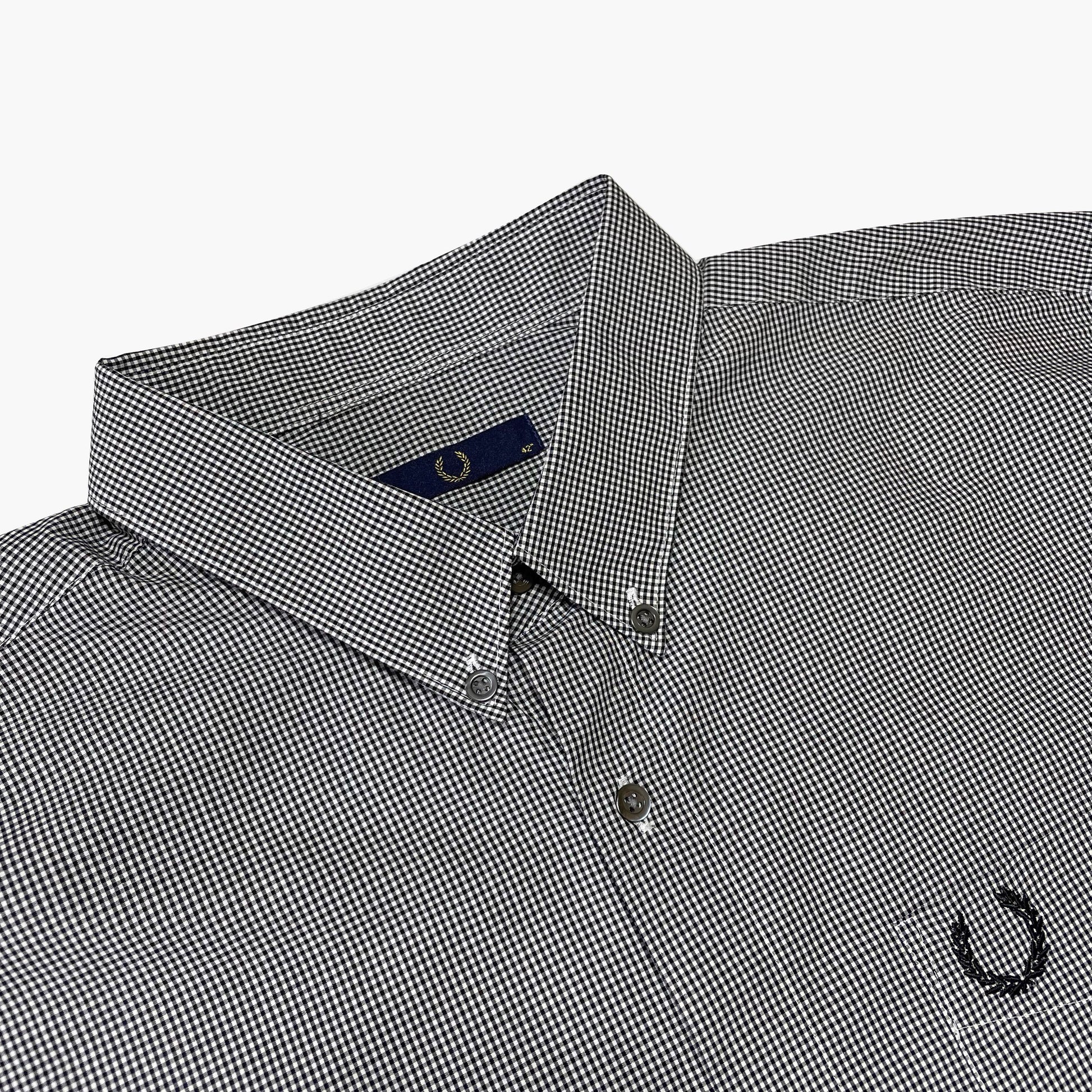 00s Fred Perry Distressed Shirt image 1